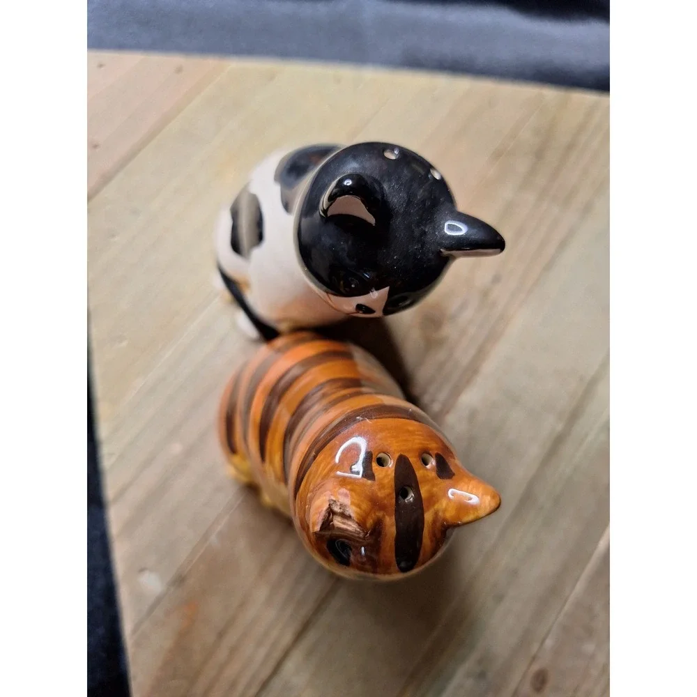 Vintage Ceramic Cat Salt and Pepper Shakers Set Tuxedo and Orange Tabby Tabby